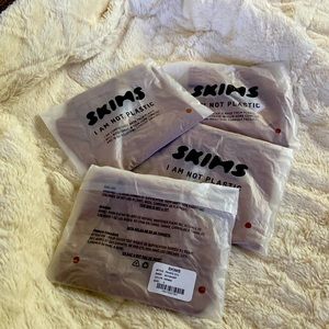 NWT SKIMS Boyshort size small. Sienna color. Never opened!